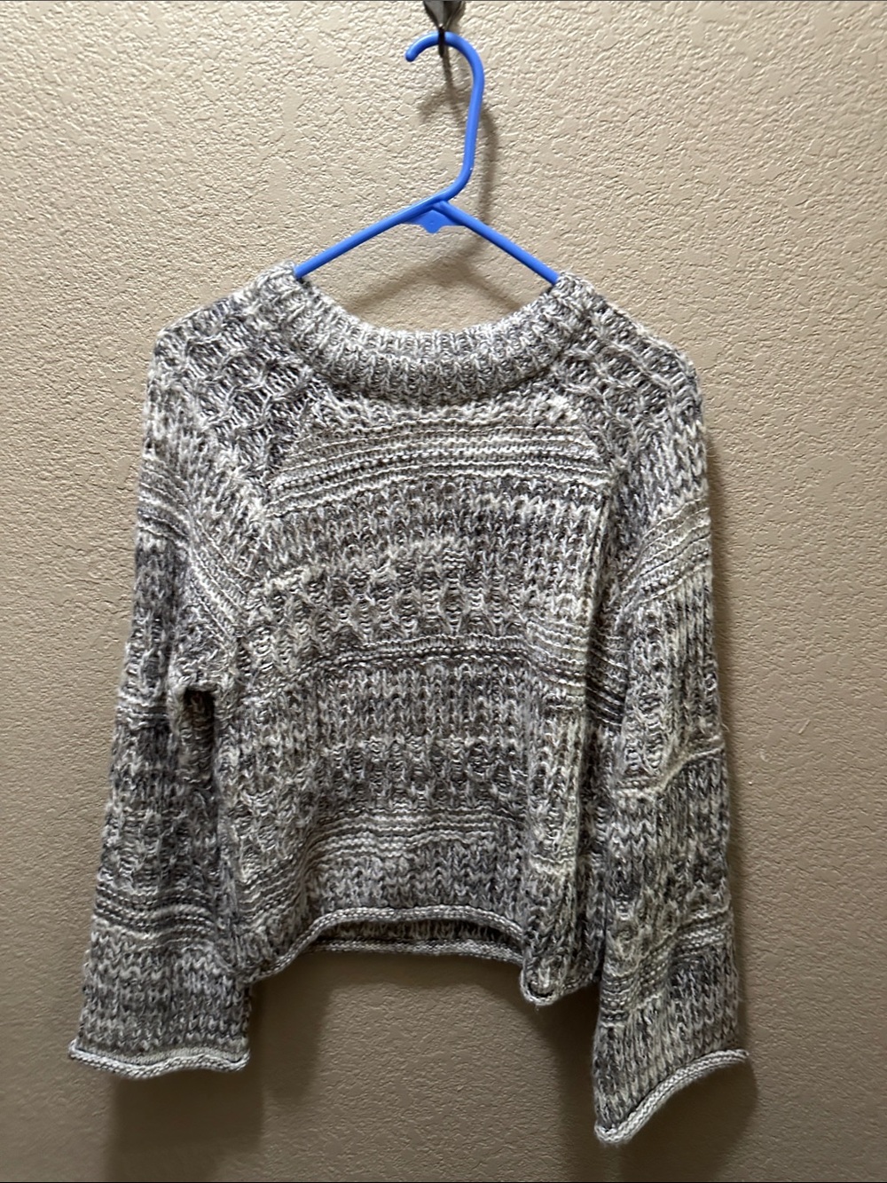 Universal Threads Cozy Chunky Knit Crewneck Sweater in Gray and Cream